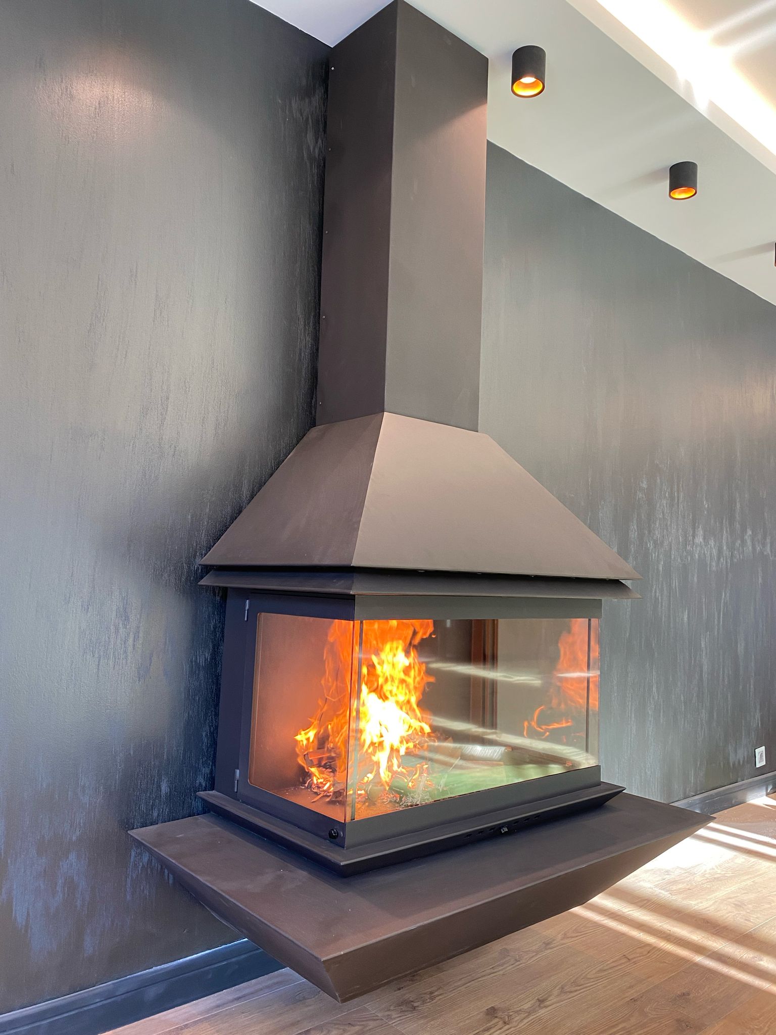 Asma 3 Tarafı Camlı Şömine