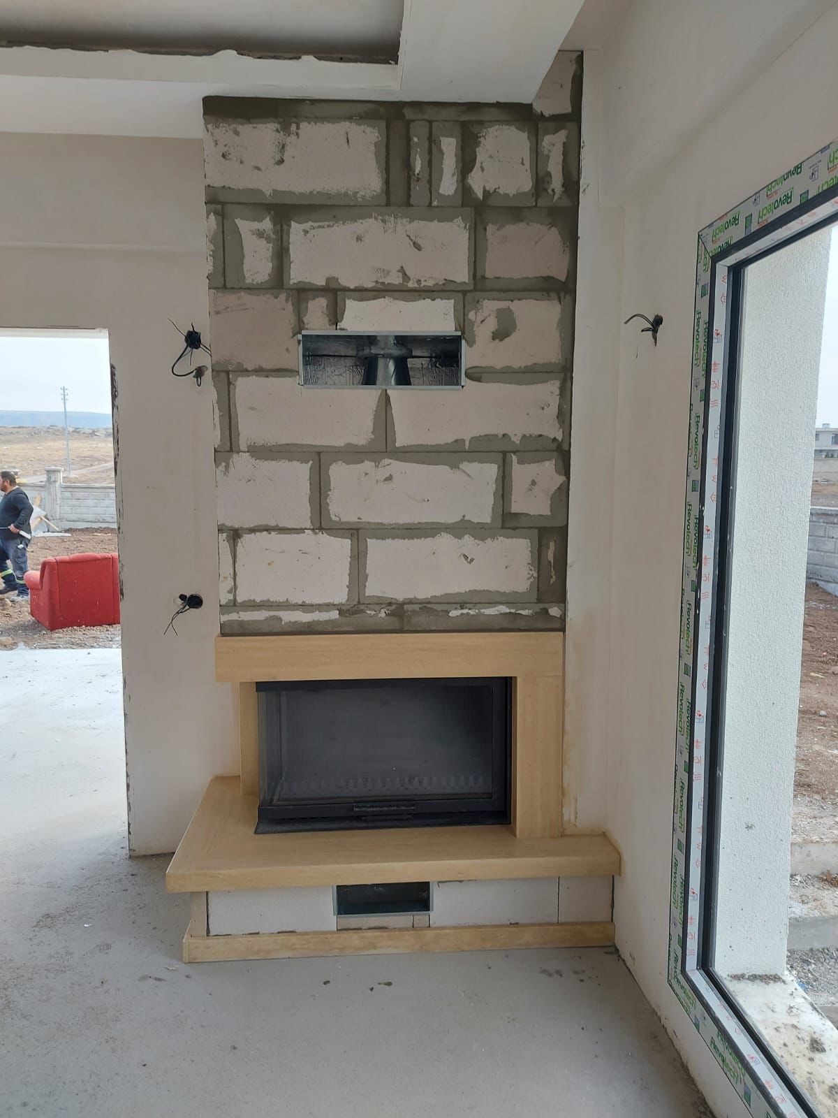 Sol tarafı Camlı Asansörlü Şömine