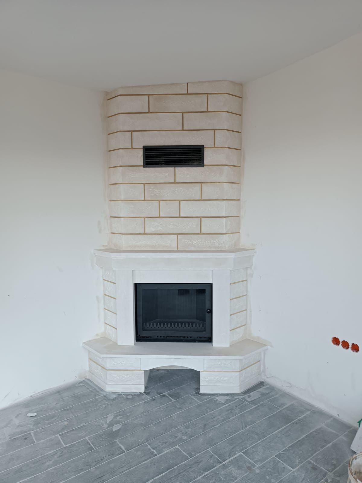 Beyaz Taşlı Köşe Şömine