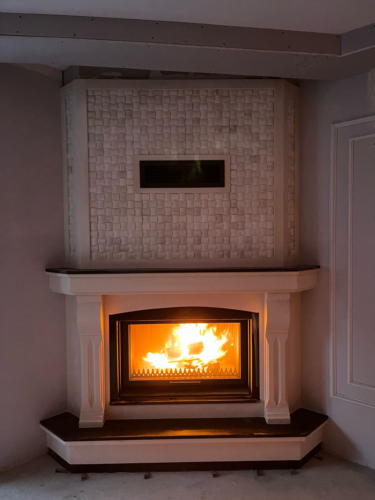 90'lık Asasörlü Düz Şömine